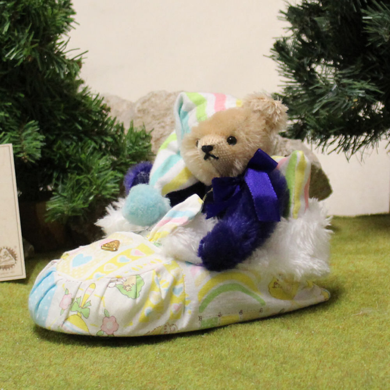 Sleeping in a Shoe unikat 1. Dezember von Hermann-Coburg