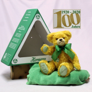 Der Bär im grünen Dreieck (Mohairfarbe klassik-gold) 34 cm Teddy Bear