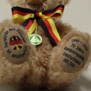 70 Jahre Bundesrepublik Deutschland 1949 - 2019 34 cm Teddybr von Hermann-Coburg