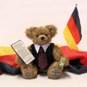 Konrad Adenauer - Erster Bundeskanzler der Bundesrepublik Deutschland 1949 - 1963 // 35 cm Teddybär von Hermann-Coburg