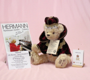 Queen Elizabeth II  �80th Birthday Celebration Bear #001 von Hermann-Coburg