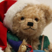 HERMANN Weihnachtsbär 2019 37 cm Teddybär von Hermann-Coburg