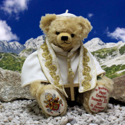 Papst Emeritus Benedikt XVI.  In Memoriam 31. Dezember 2022 38 cm Teddybär von Hermann-Coburg