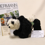 Running Panda schwarz/wei mit Doppel-Halsgelenk #001 by Hermann-Coburg
