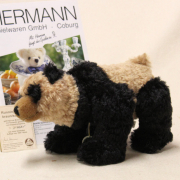 Running Panda schwarz/braun mit Doppel-Halsgelenk #001 von Hermann-Coburg