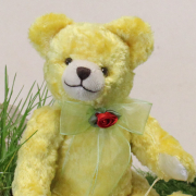 For you it should rain red roses 23 cm Teddy Bear by Hermann-Coburg