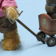 Vatertags-Ausflug mit Bollerwagen und Bierfass 34 cm Teddy Bear by Hermann-Coburg