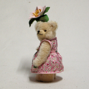 Kleines Blumenmdchen mit Heckenrschen 23 cm Mohair Teddybr von Hermann-Coburg