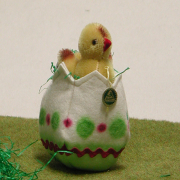 Little Chicky in the Easter Egg 7 cm by Hermann-Coburg
