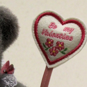 Sweet Valentine mit Herz 29 cm Teddy Bear by Hermann-Coburg