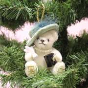 Ornament HM Queen Elizabeth II. In Memoriam 14 cm Teddy Bear by Hermann-Coburg