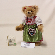 Trachten Rosi - Happy Oktoberfest #001 von Hermann-Coburg