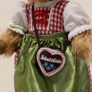 Trachten Rosi - Happy Oktoberfest #001 von Hermann-Coburg